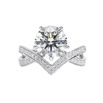 Wesly's V Shape Round Cut Engagement Ring